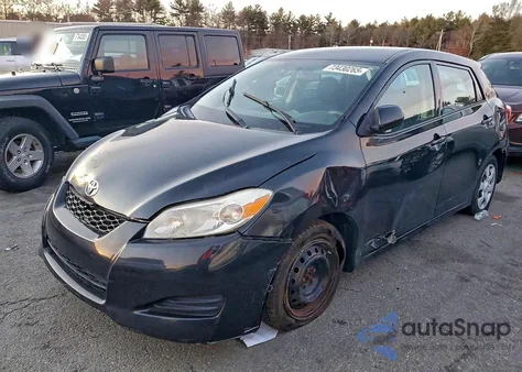 2010 Toyota Corolla Matrix z USA, uszkodzony, nr VIN 2T1KU4EE5AC242833